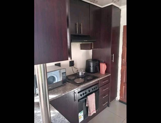 5 BEDROOM HOUSE FOR SALE IN PROTEA GLEN